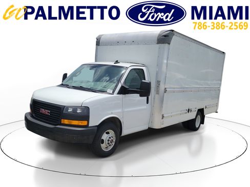 Used 2021 GMC Savana 3500 Extended w/ Power Convenience Package RWD image 3