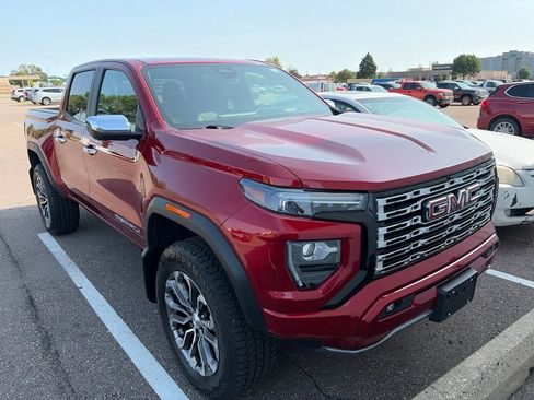 Used 2024 GMC Canyon Denali AWD/4WD image 4
