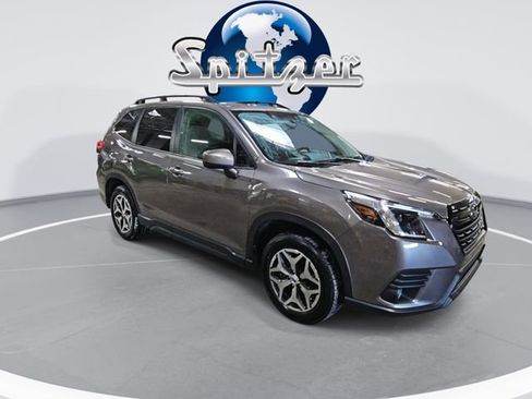 Used 2022 Subaru Forester Premium w/ Popular Package #3 image 2