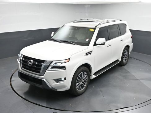 Used 2023 Nissan Armada SL w/ Captain's Chairs Package image 18