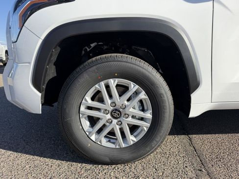 New 2026 Toyota Tundra SR5 AWD/4WD image 33