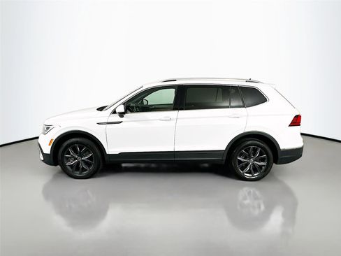Used 2022 Volkswagen Tiguan SE image 4