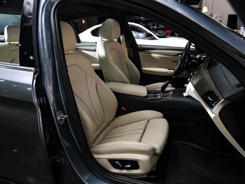 Used 2018 BMW 530i w/ Premium Package RWD image 43