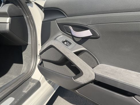 Certified 2020 Porsche 718 Cayman GT4 RWD image 21