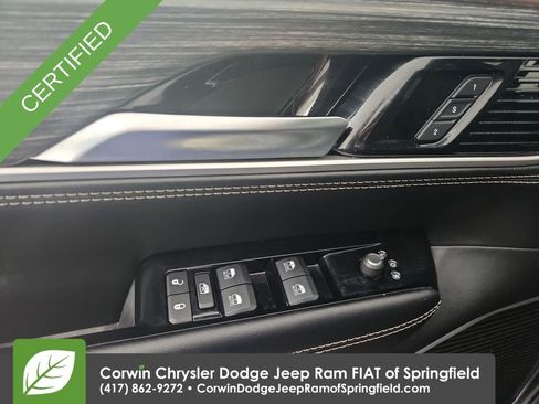Certified 2024 Jeep Wagoneer Series II w/ Flexible Seating Group AWD/4WD image 21