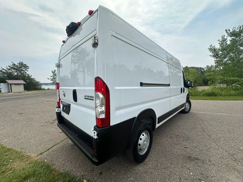 Used 2023 RAM ProMaster 2500 w/ Driver Convenience Group (A) FWD image 5