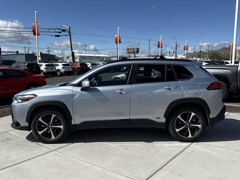 Used 2023 Toyota Corolla Cross XSE w/ Convenience Package image 2