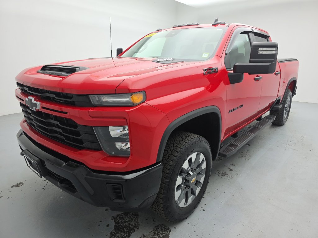 Used 2024 Chevrolet Silverado 2500 Custom w/ Custom Value Package AWD/4WD image 4