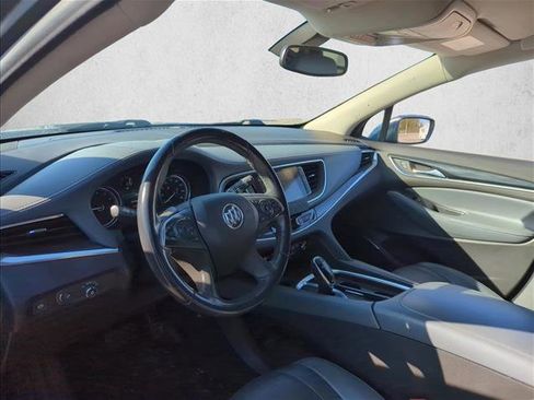 Used 2019 Buick Enclave Essence image 8