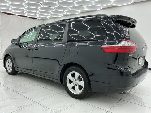 Used 2015 Toyota Sienna LE FWD image 12