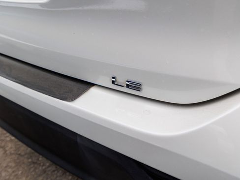 Used 2021 Toyota Highlander LE image 12