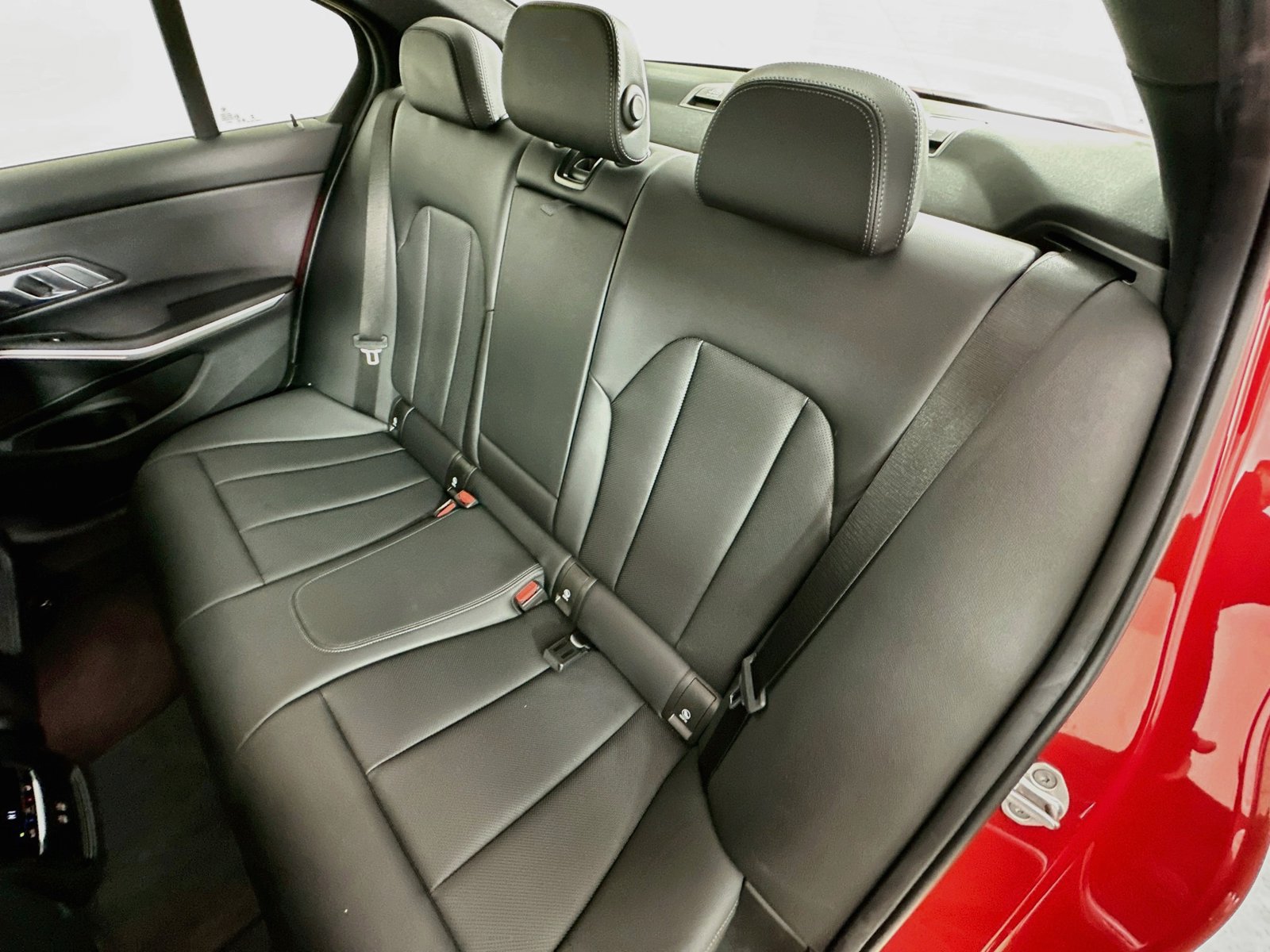 Used 2023 BMW 330i xDrive Sedan AWD/4WD image 35