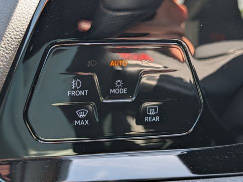 Certified 2024 Volkswagen GTI SE FWD image 30