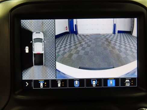 Used 2022 GMC Sierra 3500 Denali w/ Denali Ultimate Package image 13