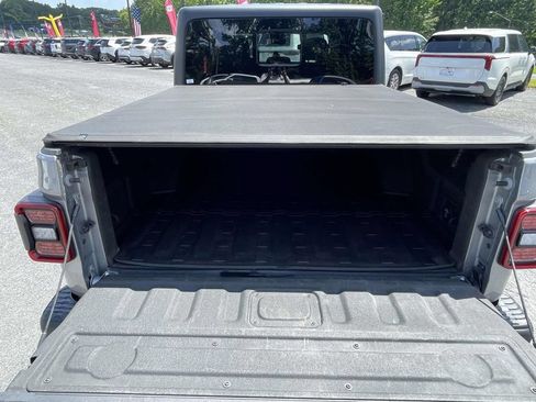 Used 2020 Jeep Gladiator Rubicon AWD/4WD image 11