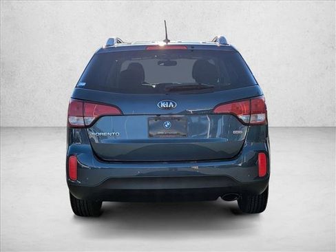 Used 2015 Kia Sorento LX image 7