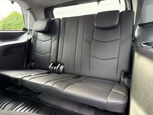 Used 2020 Cadillac Escalade Luxury AWD/4WD image 14