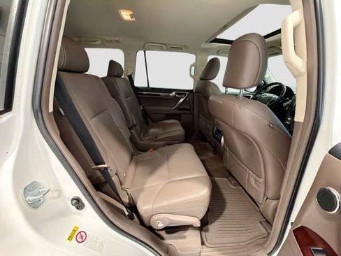 Used 2017 Lexus GX 460 Luxury AWD/4WD image 23