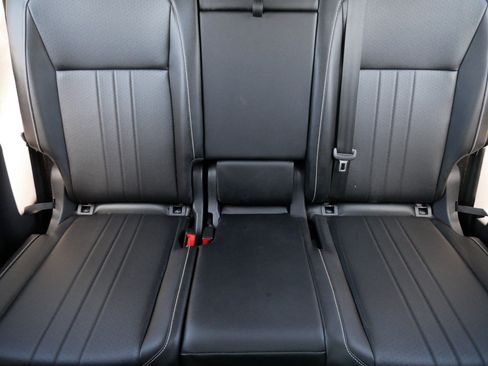 Used 2022 Volkswagen Tiguan SE AWD/4WD image 14