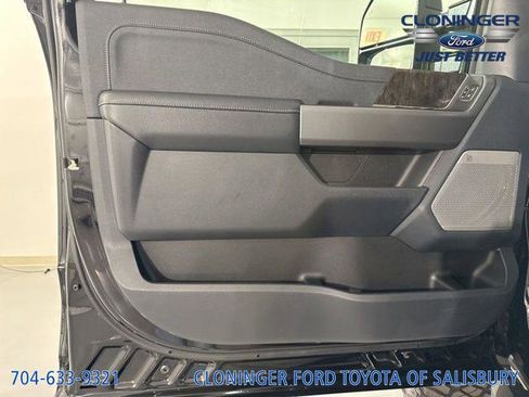 New 2026 Ford F250 Lariat w/ Black Appearance Package image 20