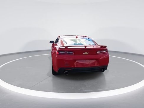 Used 2018 Chevrolet Camaro SS RWD image 3