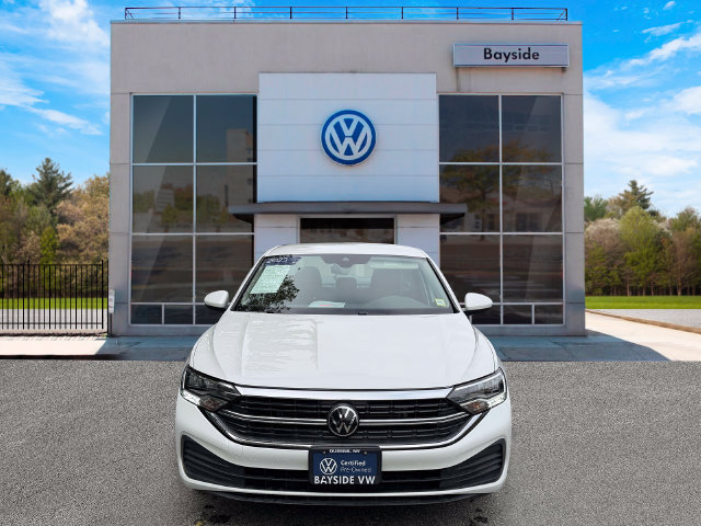Certified 2023 Volkswagen Jetta SE FWD image 2