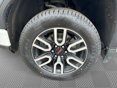Certified 2022 GMC Sierra 1500 AT4 w/ AT4 Preferred Package image 34
