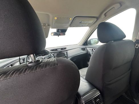 Used 2019 Nissan Rogue S w/ Special Edition Package FWD image 23