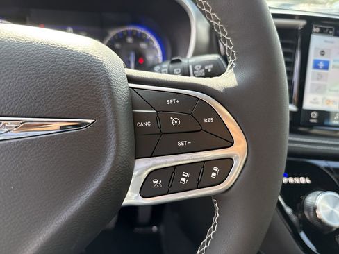 New 2026 Chrysler Pacifica Select image 27