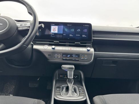 Used 2025 Hyundai Kona SEL image 18