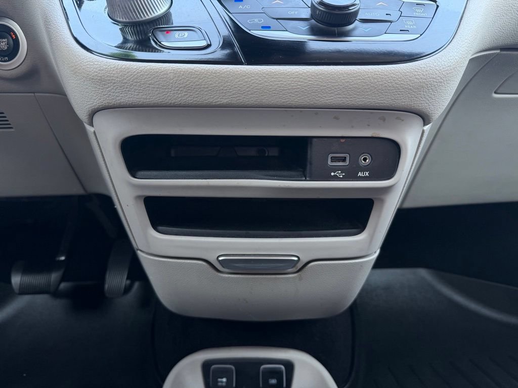 Used 2020 Chrysler Pacifica Limited FWD image 21