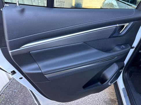 Used 2025 Buick Enclave Preferred image 22