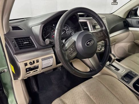 Used 2011 Subaru Outback 2.5i Premium AWD/4WD image 9