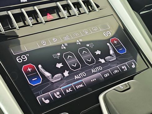 Used 2020 Lamborghini Urus AWD/4WD image 21