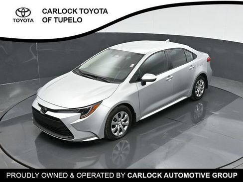 Used 2025 Toyota Corolla LE FWD image 44