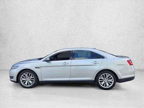 Used 2017 Ford Taurus Limited FWD image 8