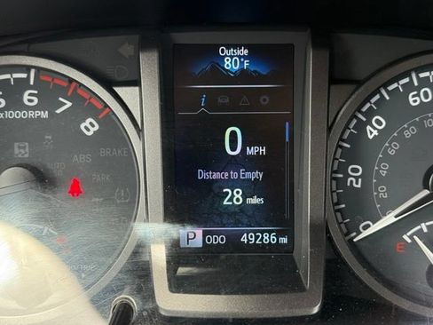 Used 2021 Toyota Tacoma TRD Off-Road AWD/4WD image 10