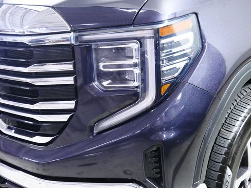 Used 2023 GMC Sierra 1500 SLT w/ SLT Premium Package AWD/4WD image 16