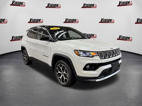 Used 2025 Jeep Compass Limited image 3
