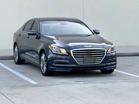 Used 2015 Hyundai Genesis 3.8 RWD image 9