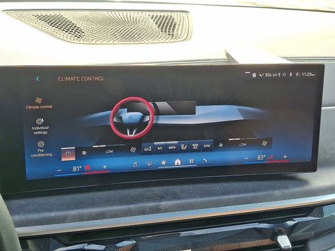 Used 2025 BMW X5 xDrive50e w/ Premium Package image 16