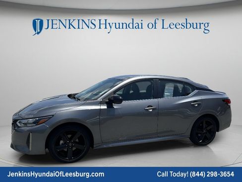 Used 2024 Nissan Sentra SR FWD image 10