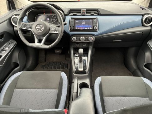 Used 2025 Nissan Versa SV image 39