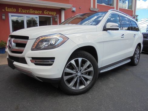 Used 2015 Mercedes-Benz GL 450 4MATIC w/ Lighting Package image 46