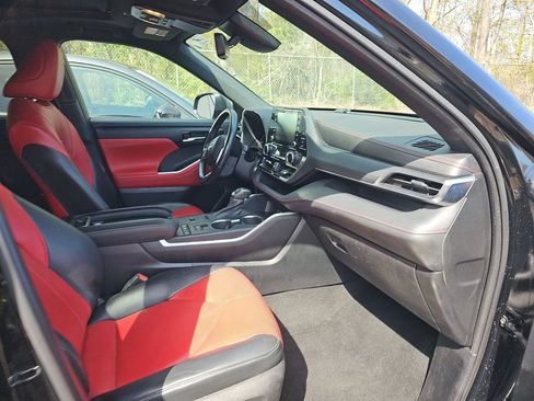 Used 2021 Toyota Highlander XSE image 13