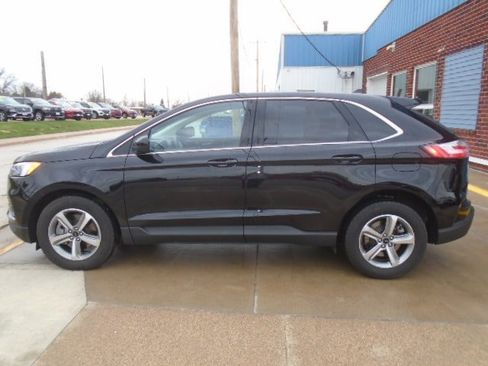 Used 2023 Ford Edge SEL w/ Convenience Package image 2