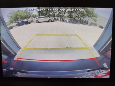 Used 2023 Kia Telluride S AWD/4WD image 19