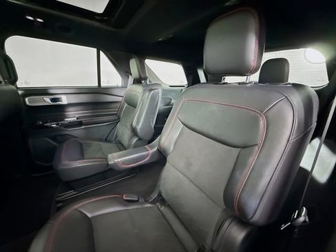 Certified 2023 Ford Explorer ST-Line w/ Class IV Trailer Tow Package image 27