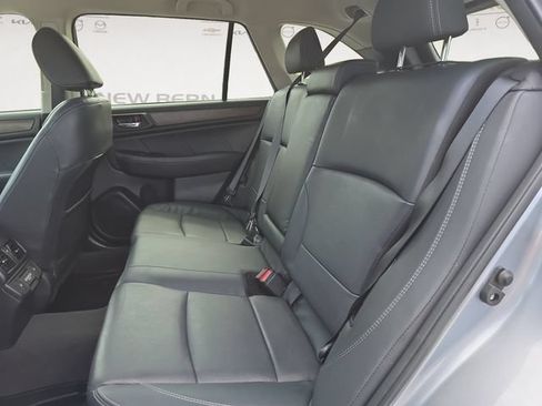 Used 2018 Subaru Outback 3.6R Limited AWD/4WD image 13