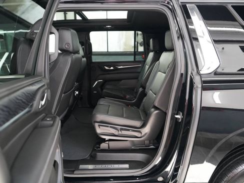 Used 2022 GMC Yukon XL Denali AWD/4WD image 30